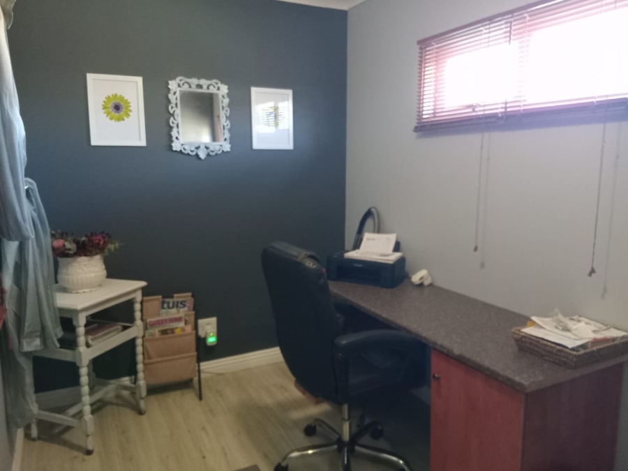3 Bedroom Property for Sale in Albertinia Western Cape